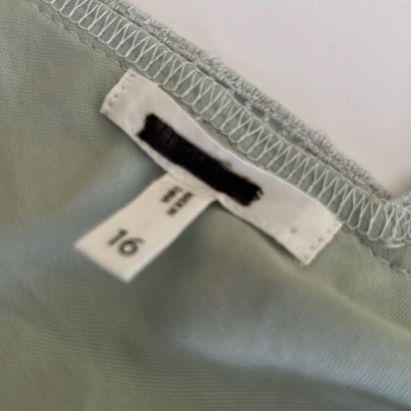 Pale Green Lace Dress short sleeved side zipper - Picture 2 of 13